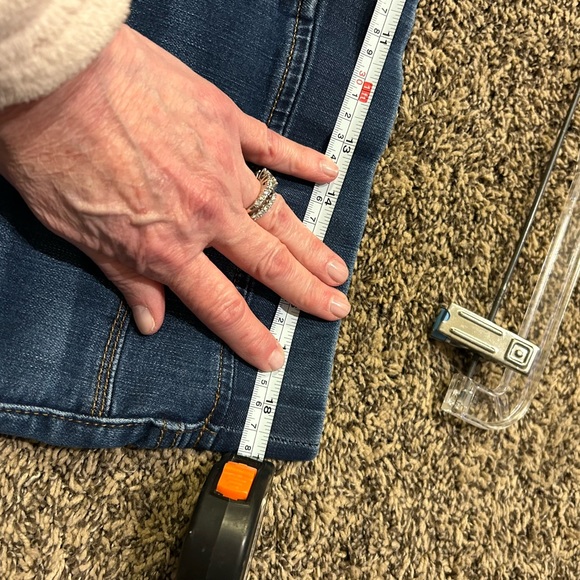 Talbots size 16 pull on denim flare crop pant - Picture 3 of 8